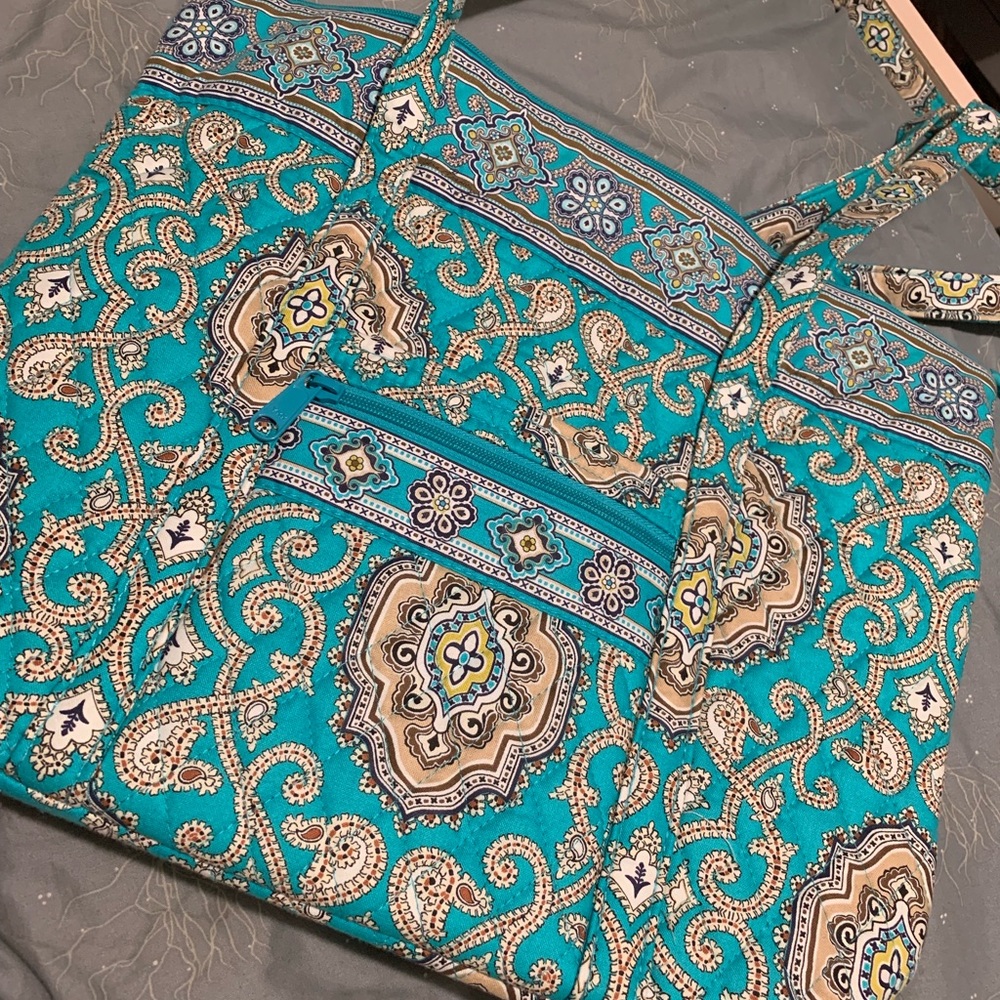 Vera Bradley villager bag in totally turq